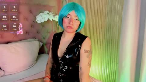   online show from April 25, 12:51 pm