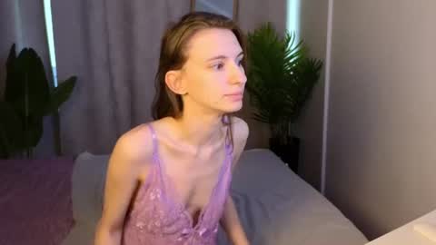 _ash_leyy_ online show from July 25, 1:47 am