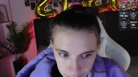 _ash_leyy_ online show from December 21, 1:34 am