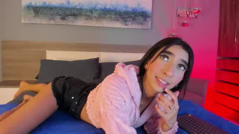 Ashly online show from November 6, 7:39 pm