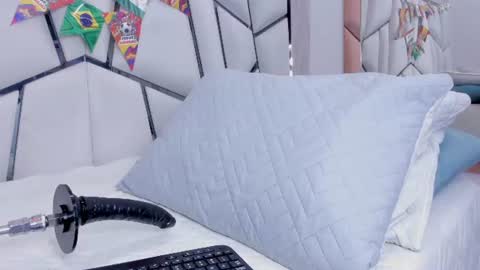 Aura online show from July 13, 3:43 am