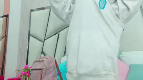 Aura online show from July 18, 3:08 am