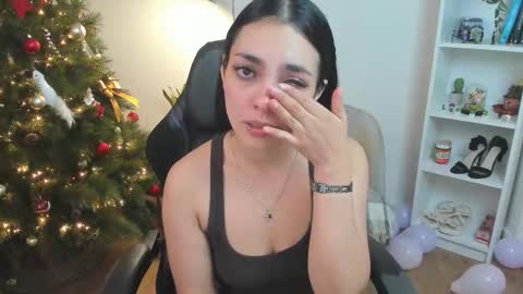 Bella Evans online show from November 28, 12:45 pm