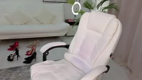 Beylly online show from June 15, 1:58 pm