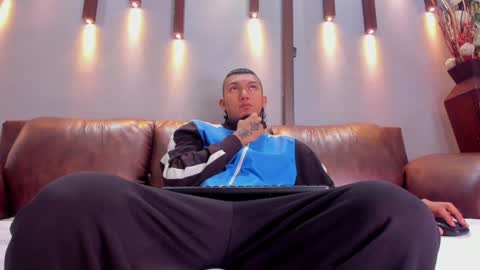 Shatta  Sara online show from January 6, 1:08 pm