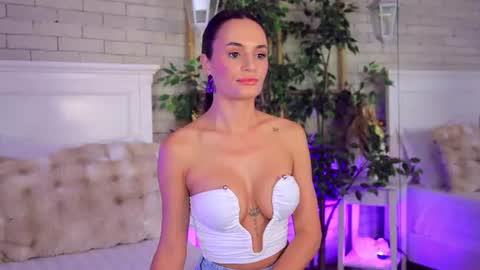 _carlawhite_ online show from July 22, 3:30 am