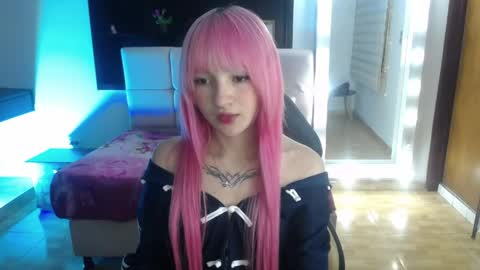 _charlotte_collins_ online show from May 1, 2:33 pm