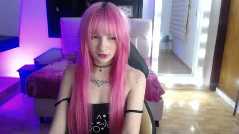 _charlotte_collins_ online show from April 28, 3:49 pm
