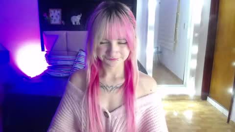 _charlotte_collins_ online show from June 19, 3:40 pm