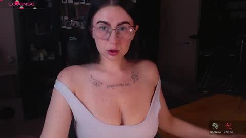 Chrissy online show from June 9, 4:01 am