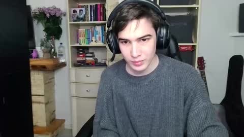 Snapshot of _crise_next_door_ chatting on October 29, 4:31 pm _crise_next_door_ online show from October 29, 4:31 pm