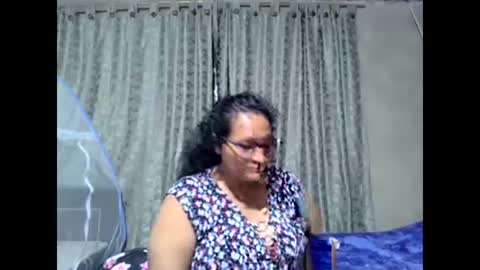 Snapshot of _cristal09 chatting on October 5, 1:47 am _cristal09 online show from October 5, 1:47 am