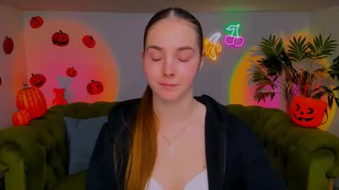 Erika online show from November 2, 8:09 pm