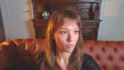 DemiDee online show from January 14, 5:48 am