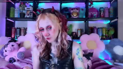 Kate online show from July 30, 7:25 pm