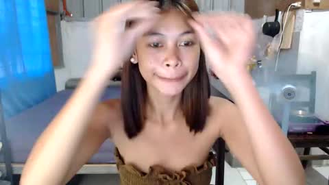 _eleanorxx online show from April 23, 12:29 am