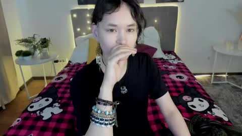 _emily__strike_ online show from May 3, 1:33 am