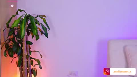 Emi online show from March 11, 1:52 am