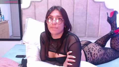  Erica Vanderhill  online show from February 25, 10:31 pm