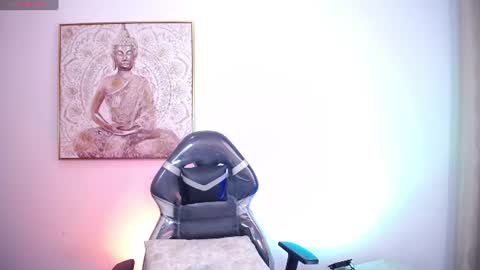Eva Smith online show from August 5, 1:30 pm