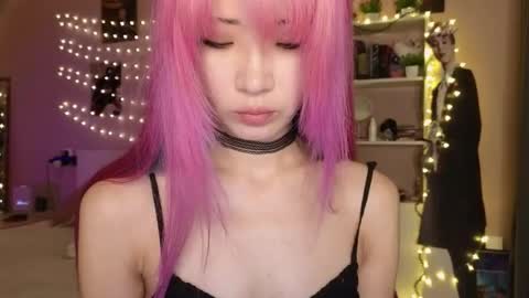 EveEva online show from March 1, 3:33 am