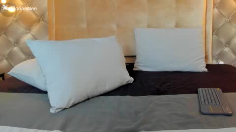 Gloriana online show from March 18, 1:39 pm