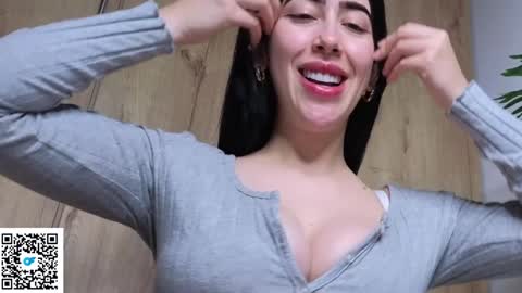 Snapshot of _gummies15 chatting on December 12, 1:53 am sara online show from December 12, 1:53 am