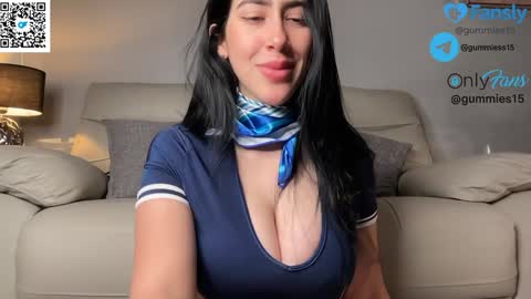 Snapshot of _gummies15 chatting on October 15, 2:04 am sara online show from October 15, 2:04 am