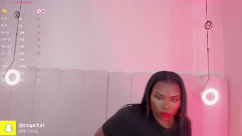 Snapshot of _huge_boobs_ebony chatting on September 19, 8:23 pm Darlis online show from September 19, 8:23 pm