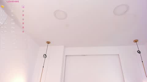 Snapshot of _huge_boobs_ebony chatting on February 27, 11:15 pm Darlis online show from February 27, 11:15 pm