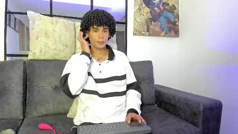 Snapshot of _jaay77 chatting on February 13, 8:45 pm Jay online show from February 13, 8:45 pm