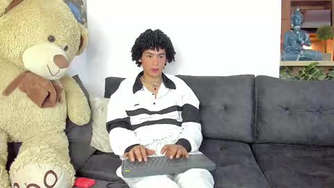 Snapshot of _jaay77 chatting on March 11, 11:15 pm Jay online show from March 11, 11:15 pm