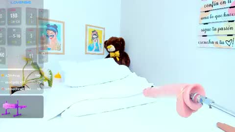 _jasminnee_ online show from July 31, 3:24 pm