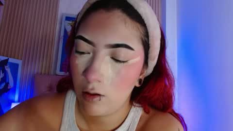 Mia online show from March 12, 1:26 pm