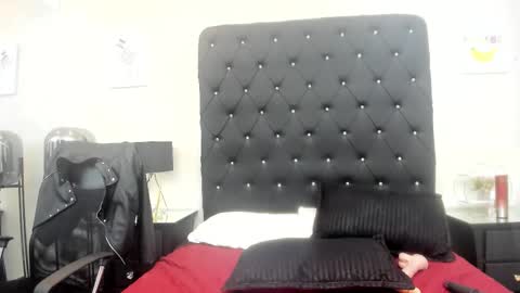 _johnson_alana online show from November 7, 2:08 pm