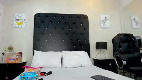 _johnson_alana online show from May 1, 11:59 am