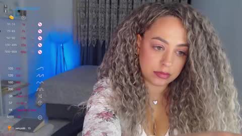 _just_a_queen_3 online show from January 11, 6:36 pm