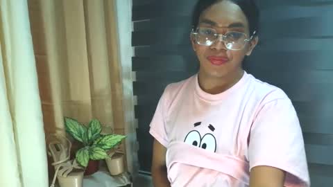 _karie_ online show from October 30, 3:45 pm