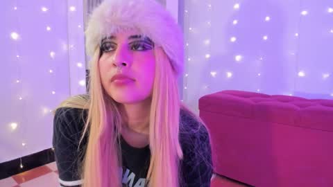 _karine01 online show from September 19, 3:54 am