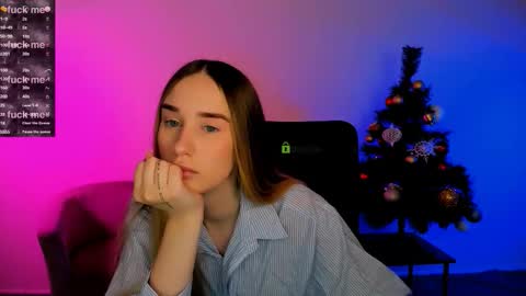 _kellykitten_ online show from December 17, 10:11 am