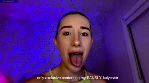 Snapshot of _kellystar_ chatting on January 22, 4:23 am Kelly online show from January 22, 4:23 am