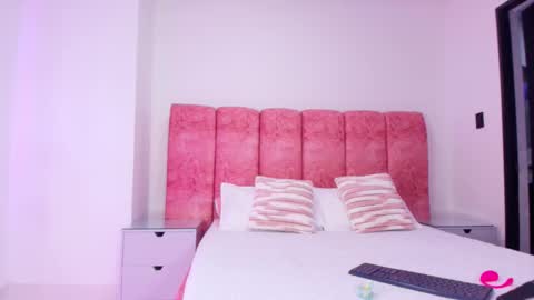 Kendall online show from November 21, 12:25 pm