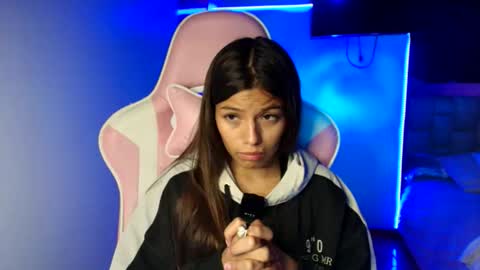 khloe sweet online show from May 4, 11:33 pm