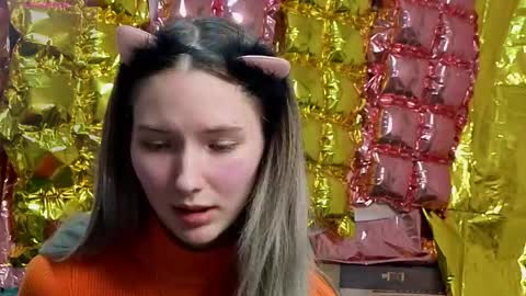 _kikiclark_ online show from April 22, 8:38 pm
