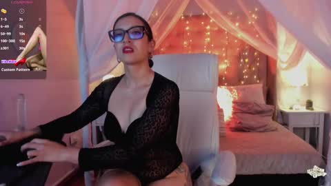 Kiraaaa 0 online show from February 11, 8:20 pm