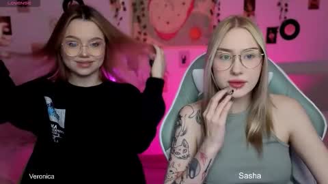 _kitekat_ online show from November 2, 11:10 am