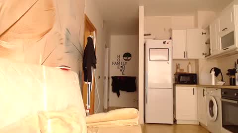 Less online show from February 16, 10:43 am