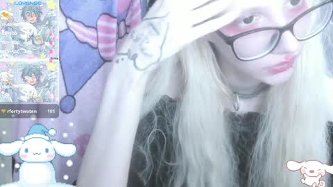 Snapshot of _kuroneeko_ chatting on December 16, 6:16 pm  kuro  online show from December 16, 6:16 pm