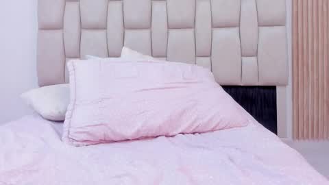 NAILHA SAJANI  online show from December 4, 7:35 pm