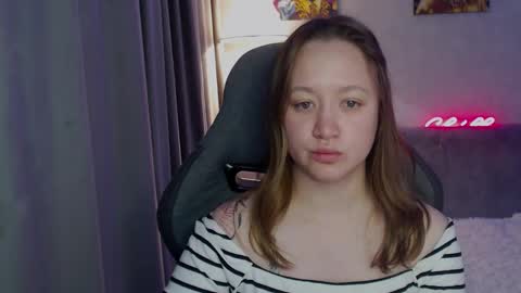 _lalune_ online show from November 6, 1:58 pm